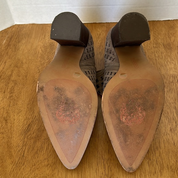 VINCE CAMUTO WESTERN POINTED TOE PUMPS PERFORATED BROWN SUEDE ANKLE BOOTIES - Picture 6 of 10